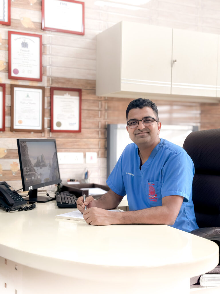 the picture of the best Orthopedic and Arthroscopic (Shoulder & Knee) Surgeon dr vipin mohan